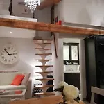Traverse Du Vieux Chateau Apartman *